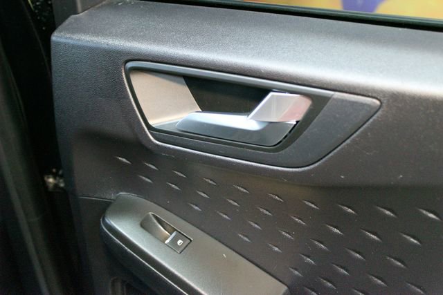 Used 2020 Ford Escape SEL image 13