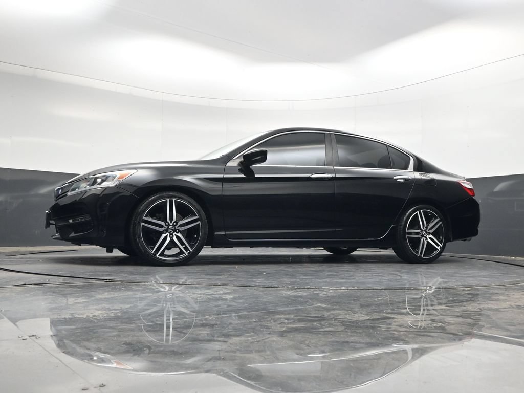 Used 2017 Honda Accord Sport image 29