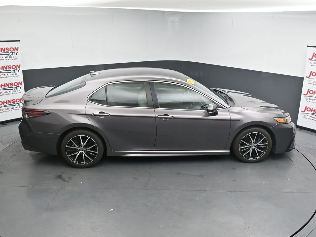 Used 2022 Toyota Camry SE FWD image 31