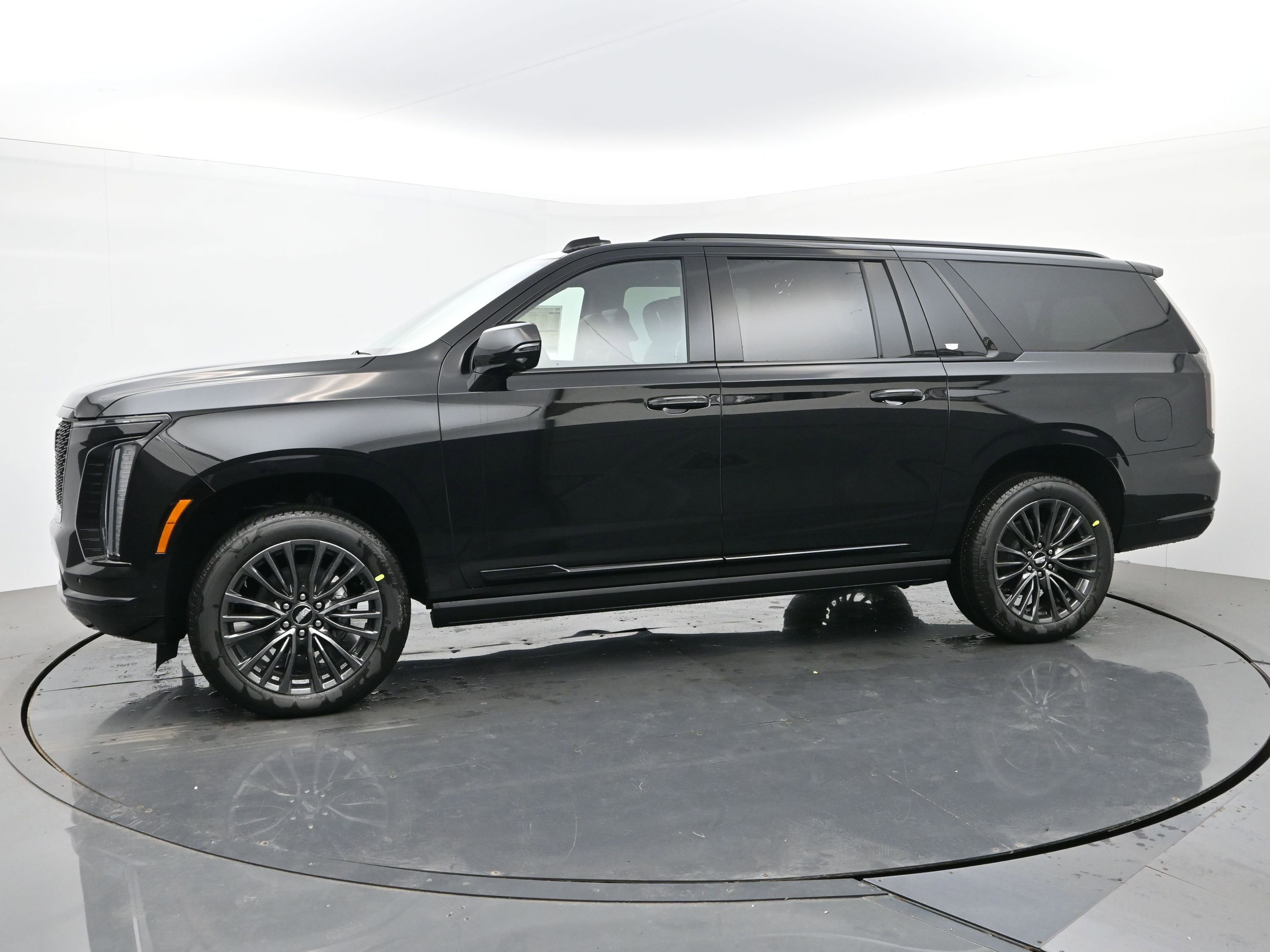 New 2026 Cadillac Escalade ESV Platinum Sport AWD/4WD image 2