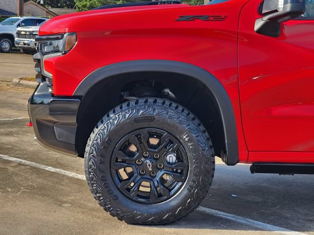 Used 2023 Chevrolet Silverado 1500 ZR2 w/ Technology Package AWD/4WD image 8