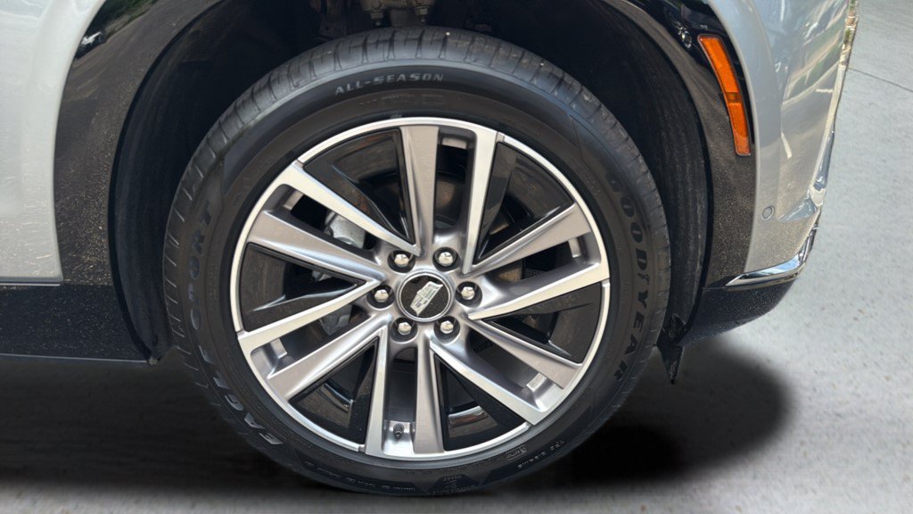 Certified 2026 Cadillac Vistiq Sport w/ LPO, Floor Liner Package AWD/4WD image 13