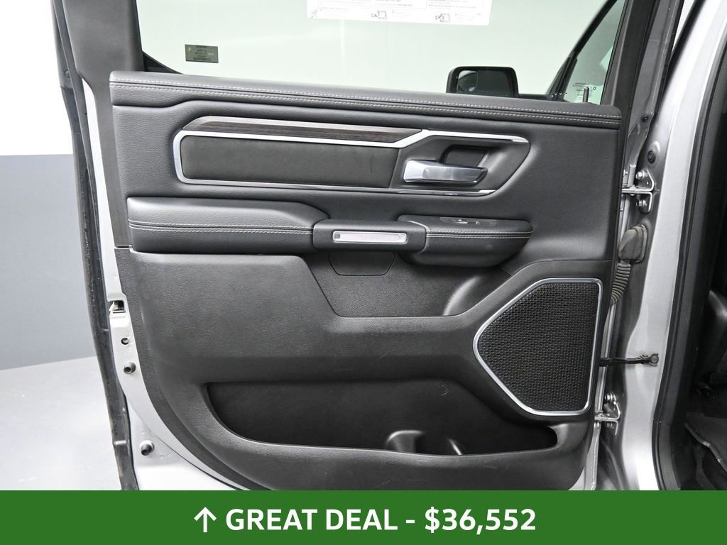 Used 2025 RAM 1500 Laramie AWD/4WD image 27