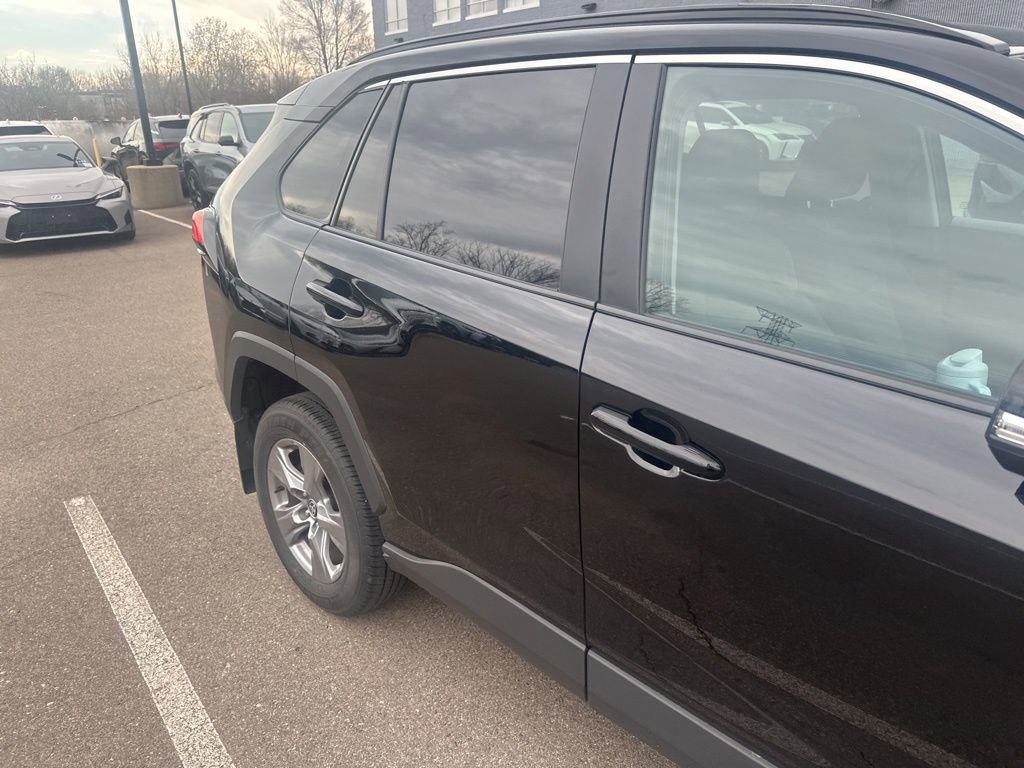 Used 2022 Toyota RAV4 XLE w/ Convenience Package AWD/4WD image 7