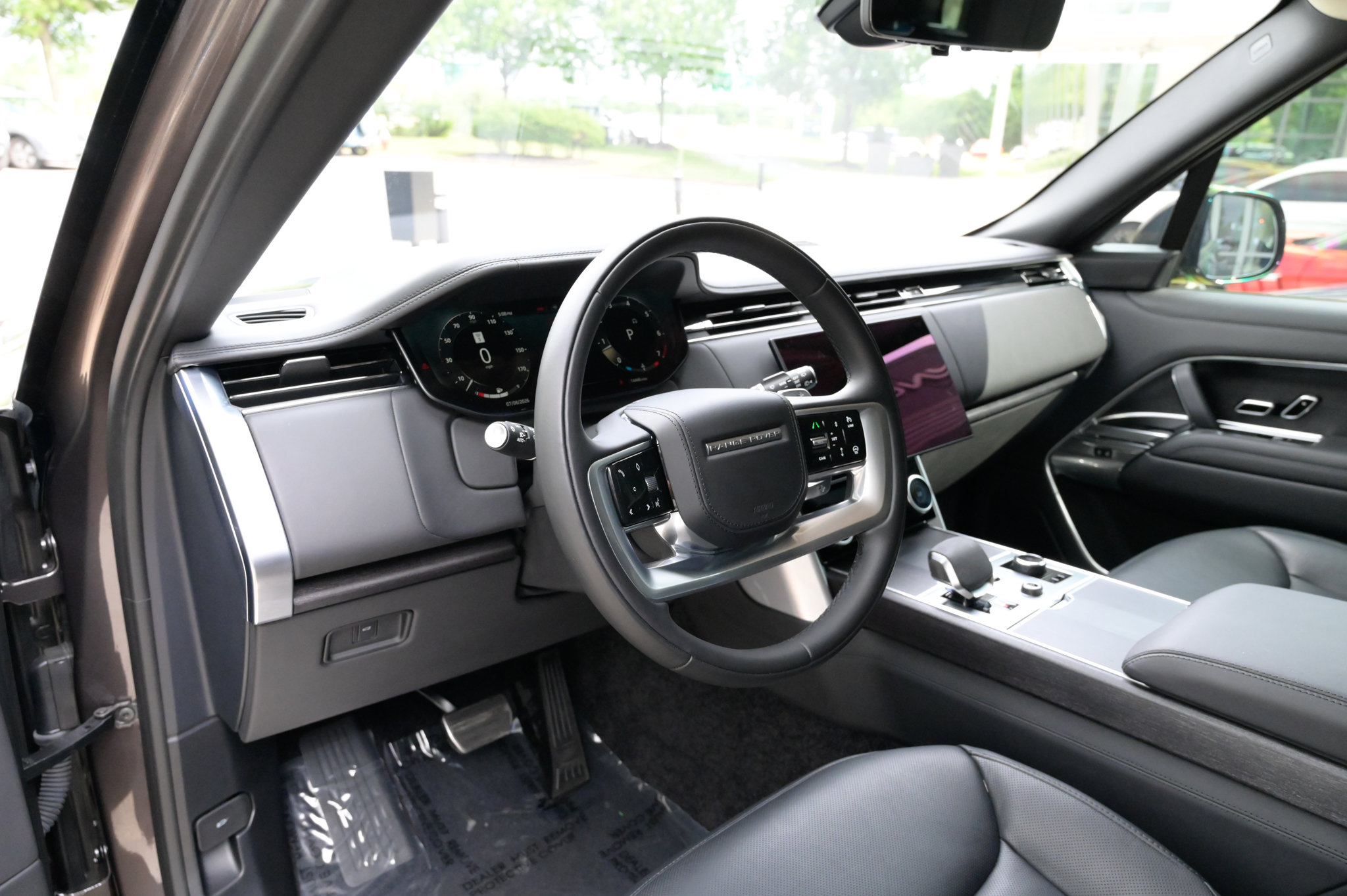 Used 2023 Land Rover Range Rover Long Wheelbase First Edition AWD/4WD image 16