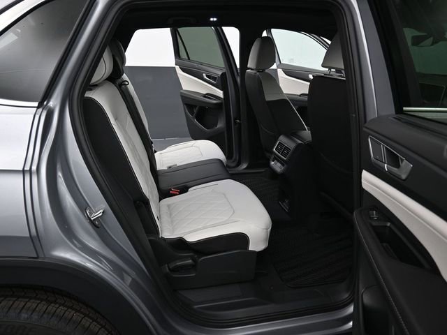 New 2026 Volkswagen Atlas Cross Sport SEL Premium R-Line image 13