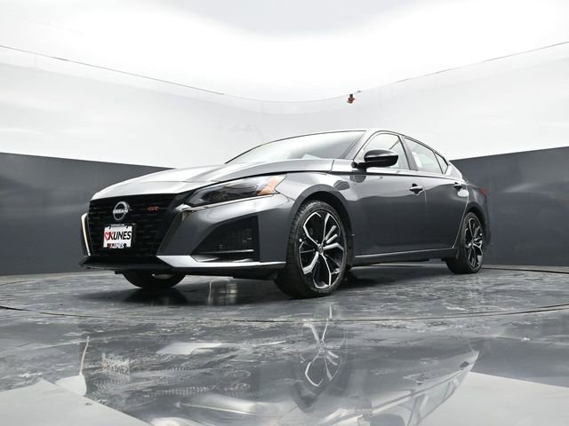 Used 2025 Nissan Altima 2.5 SR image 49