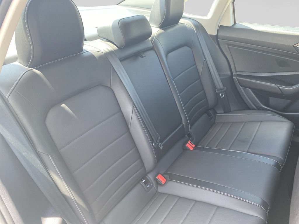 Used 2023 Volkswagen Jetta SE FWD image 13