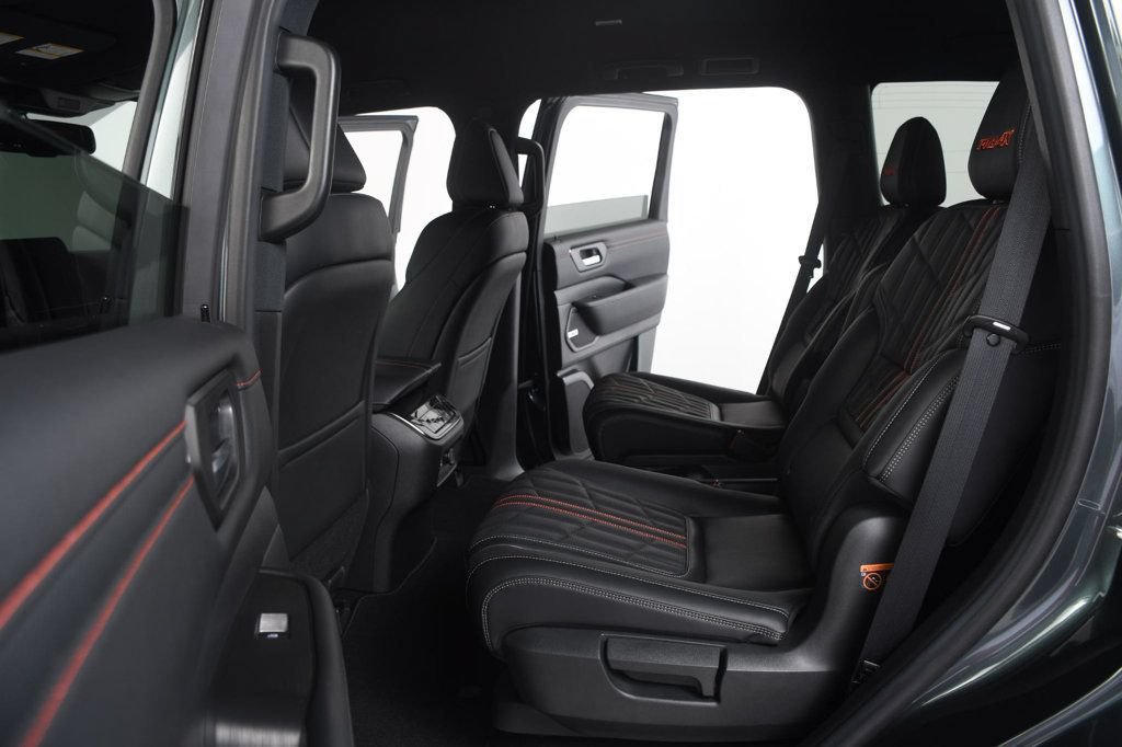 Used 2026 Nissan Armada PRO-4X w/ Captain's Chari Seat Package AWD/4WD image 32