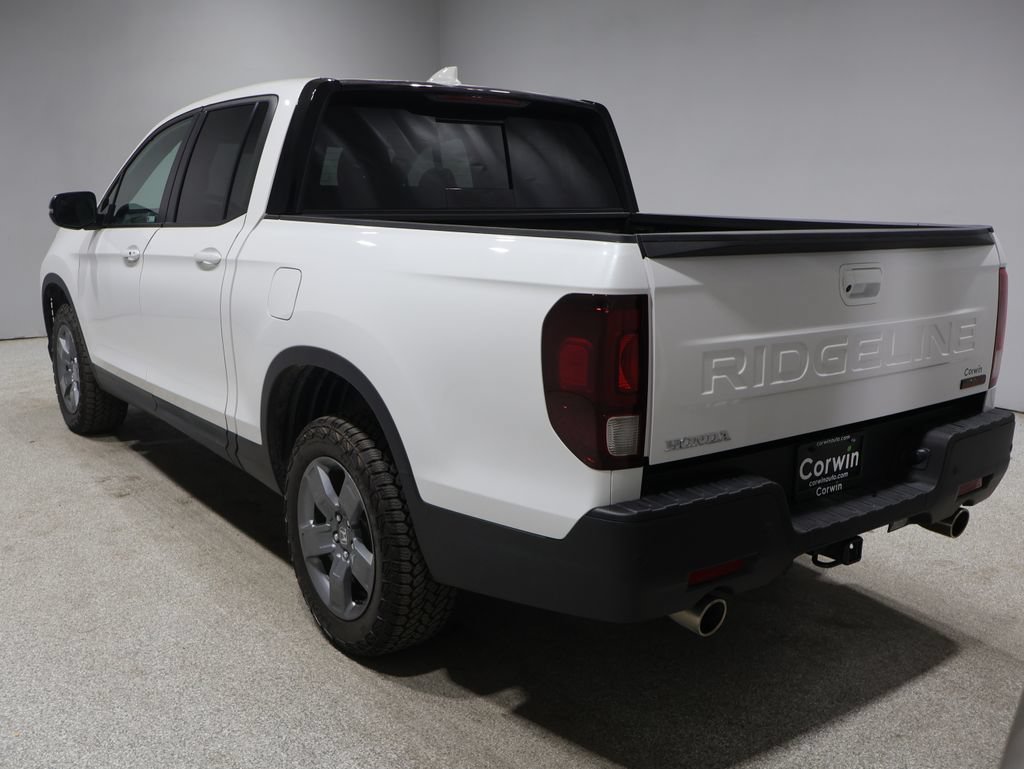 Used 2025 Honda Ridgeline TrailSport image 5