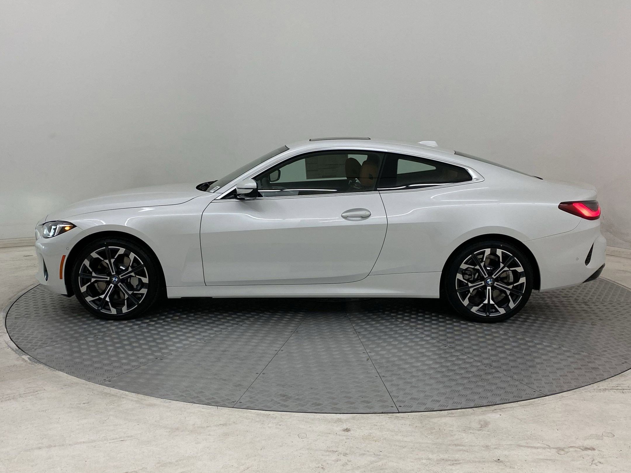 Used 2026 BMW 430i xDrive Coupe w/ Premium Package AWD/4WD image 2
