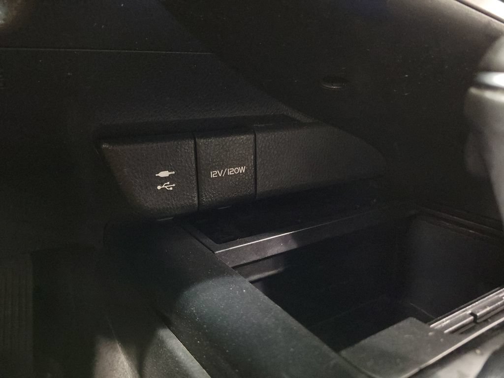 Used 2019 Toyota Camry SE FWD image 16