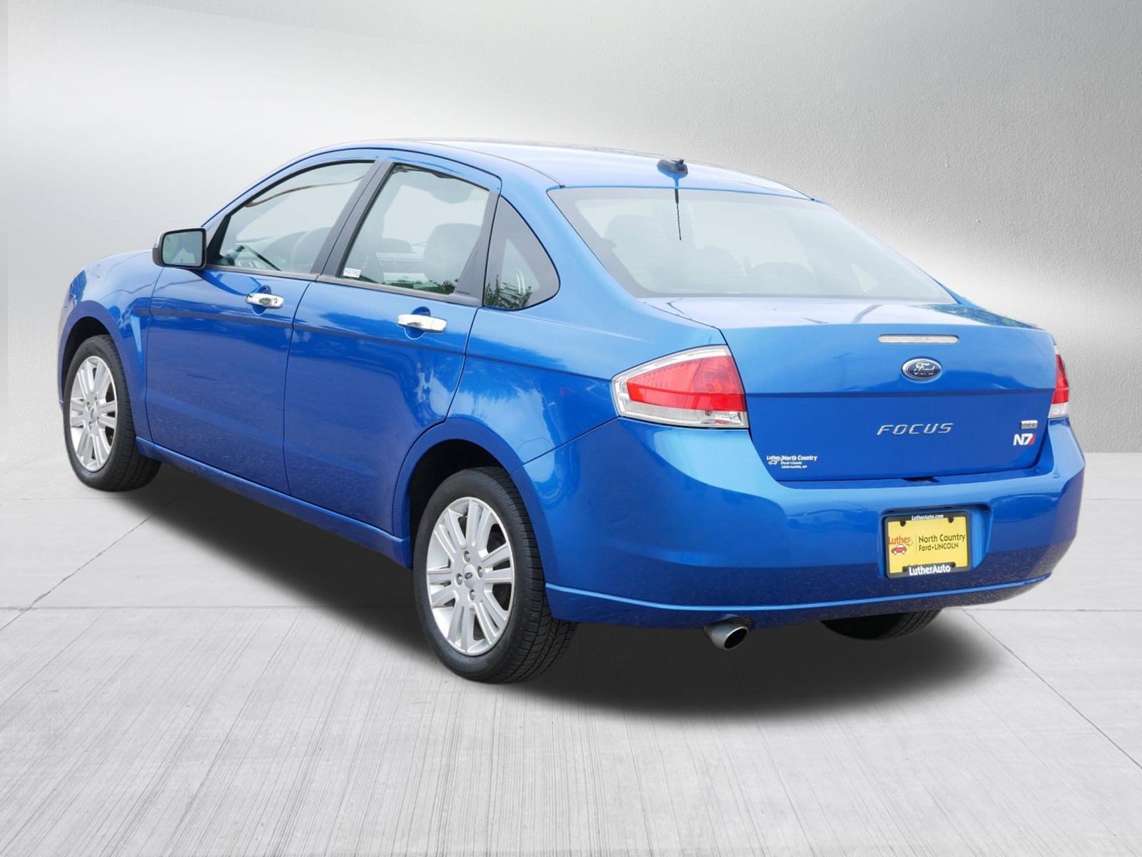 Used 2011 Ford Focus SEL FWD image 5