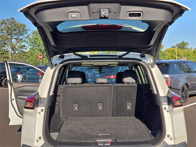 Used 2021 Nissan Rogue SV w/ Premium Package image 29