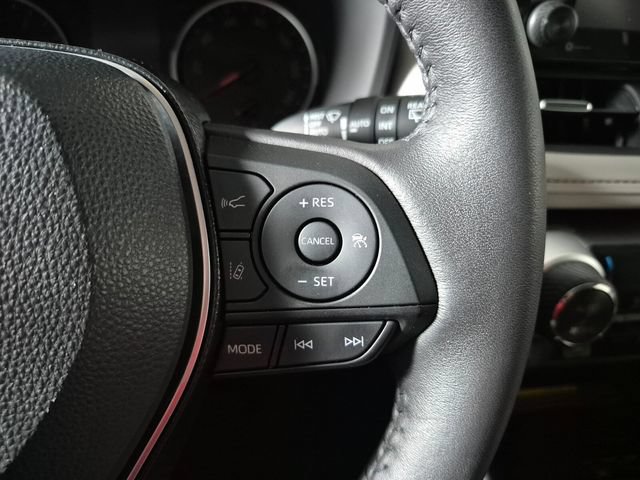 Certified 2021 Toyota RAV4 XLE Premium AWD/4WD image 20