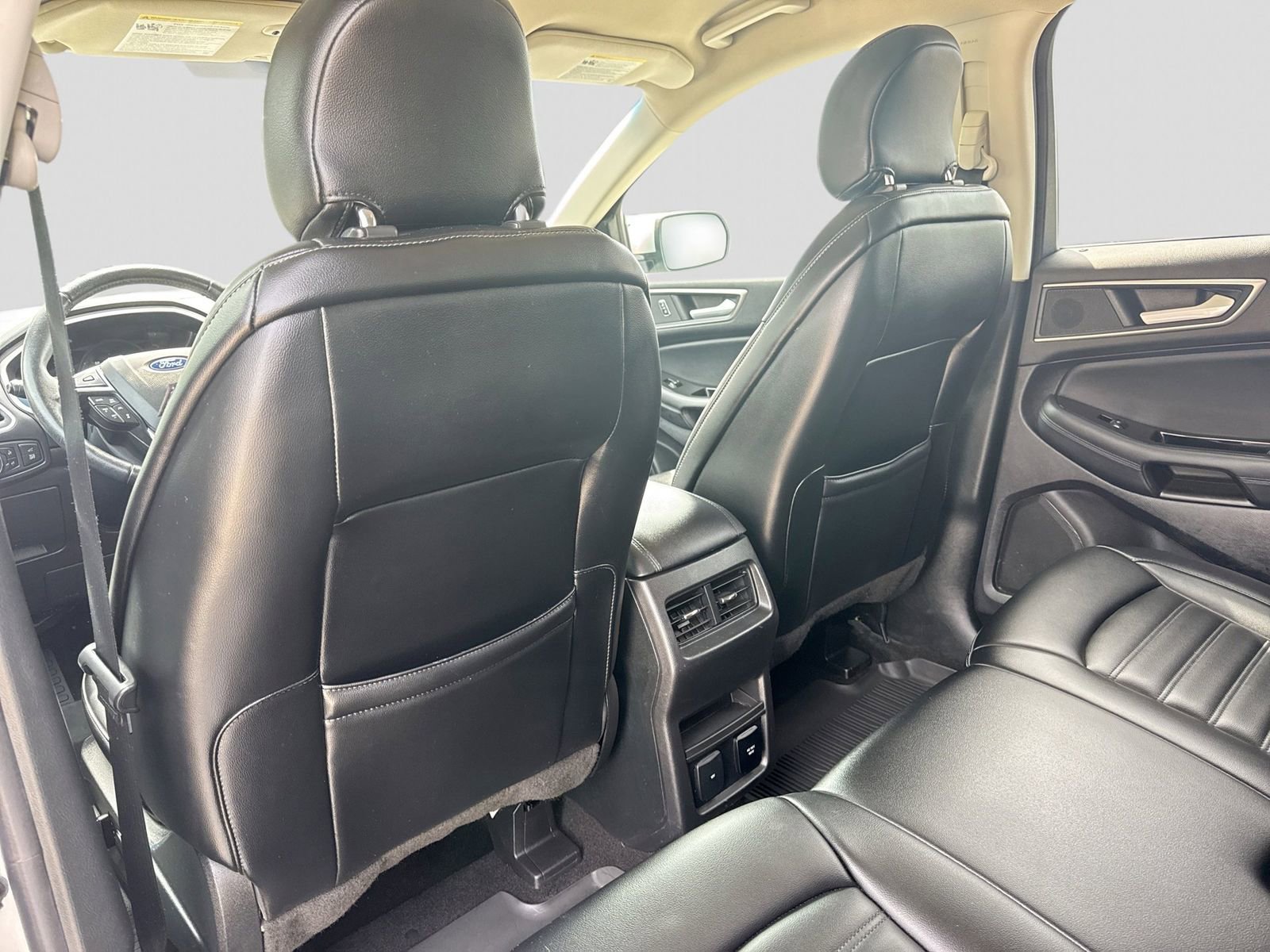 Used 2019 Ford Edge SEL AWD/4WD image 22
