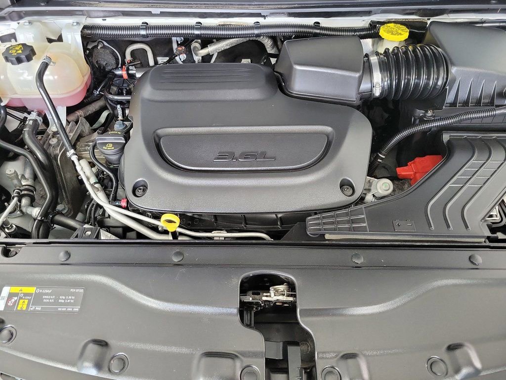 Used 2020 Chrysler Pacifica Touring-L w/ Advanced Safetytec Group image 20