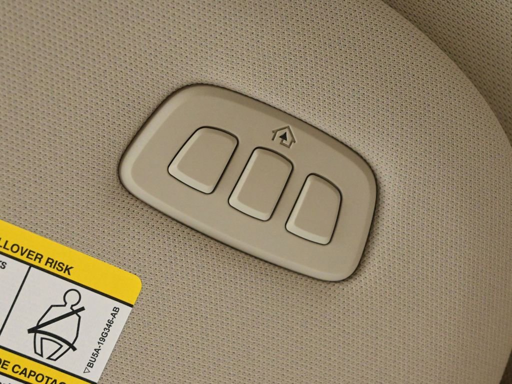 Used 2024 Ford Expedition XLT image 25