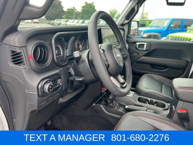 Used 2025 Jeep Gladiator Rubicon AWD/4WD image 19