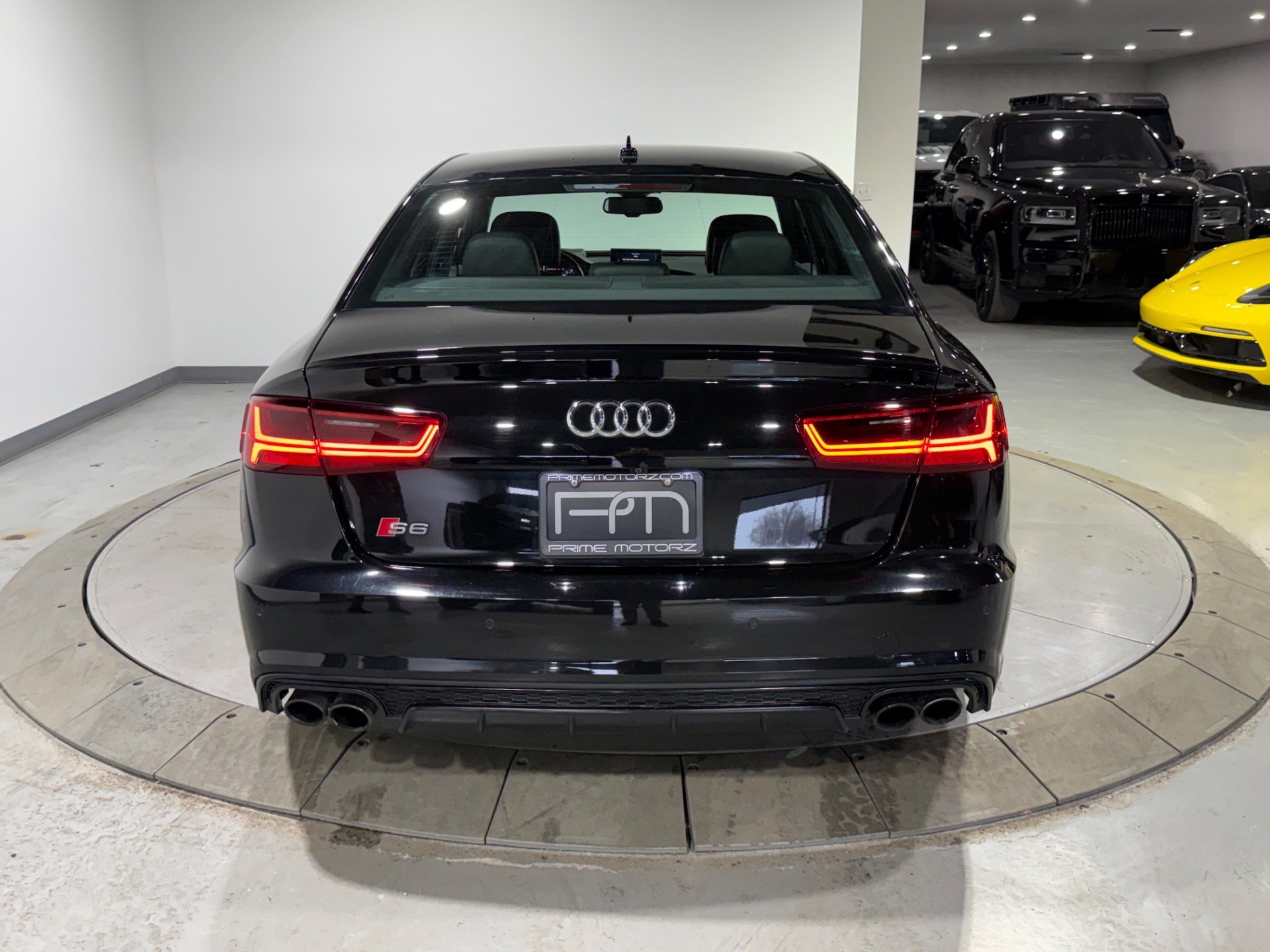 Used 2018 Audi S6 Prestige w/ Prestige Package image 19