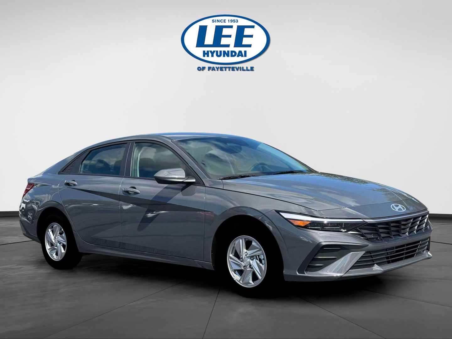 New 2026 Hyundai Elantra SE FWD image 2