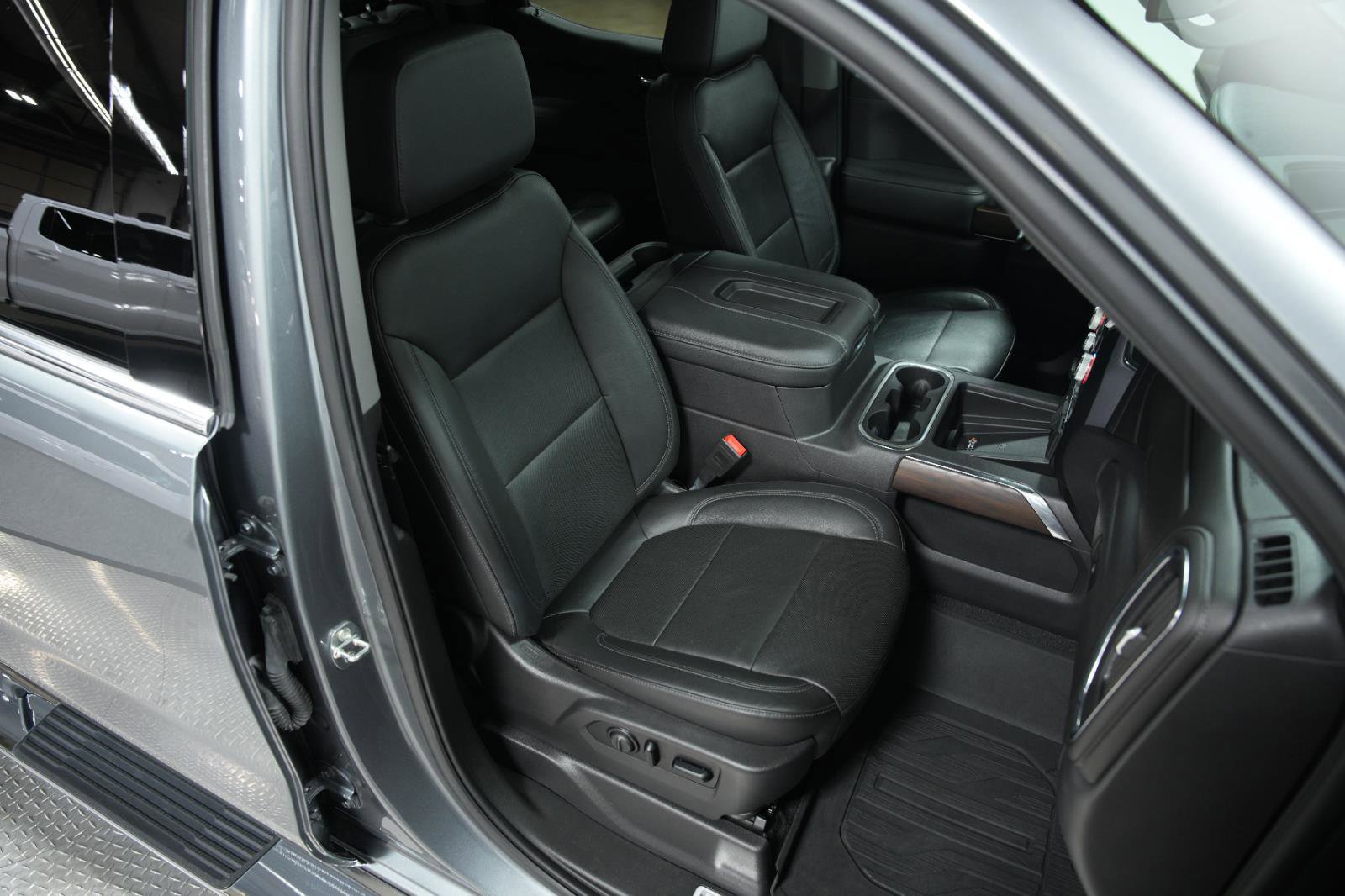 Used 2020 GMC Sierra 1500 SLT w/ SLT Premium Plus Package image 15