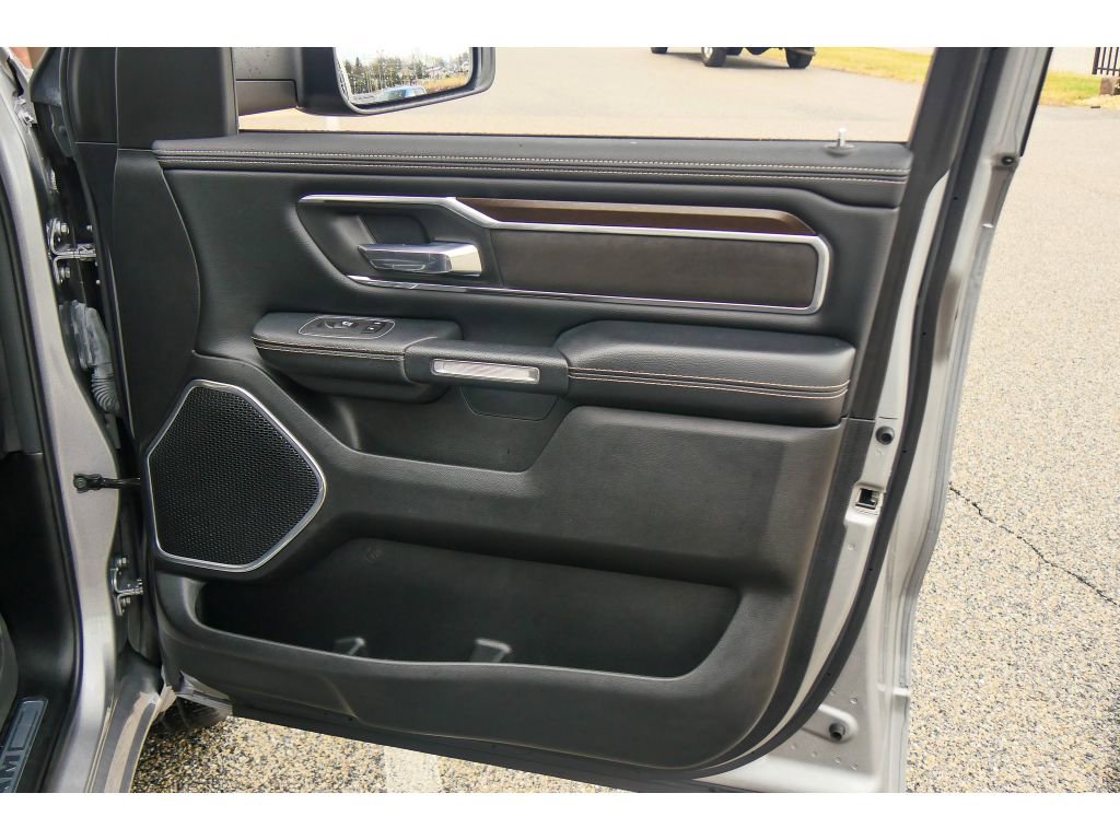 Used 2021 RAM 1500 Laramie AWD/4WD image 15