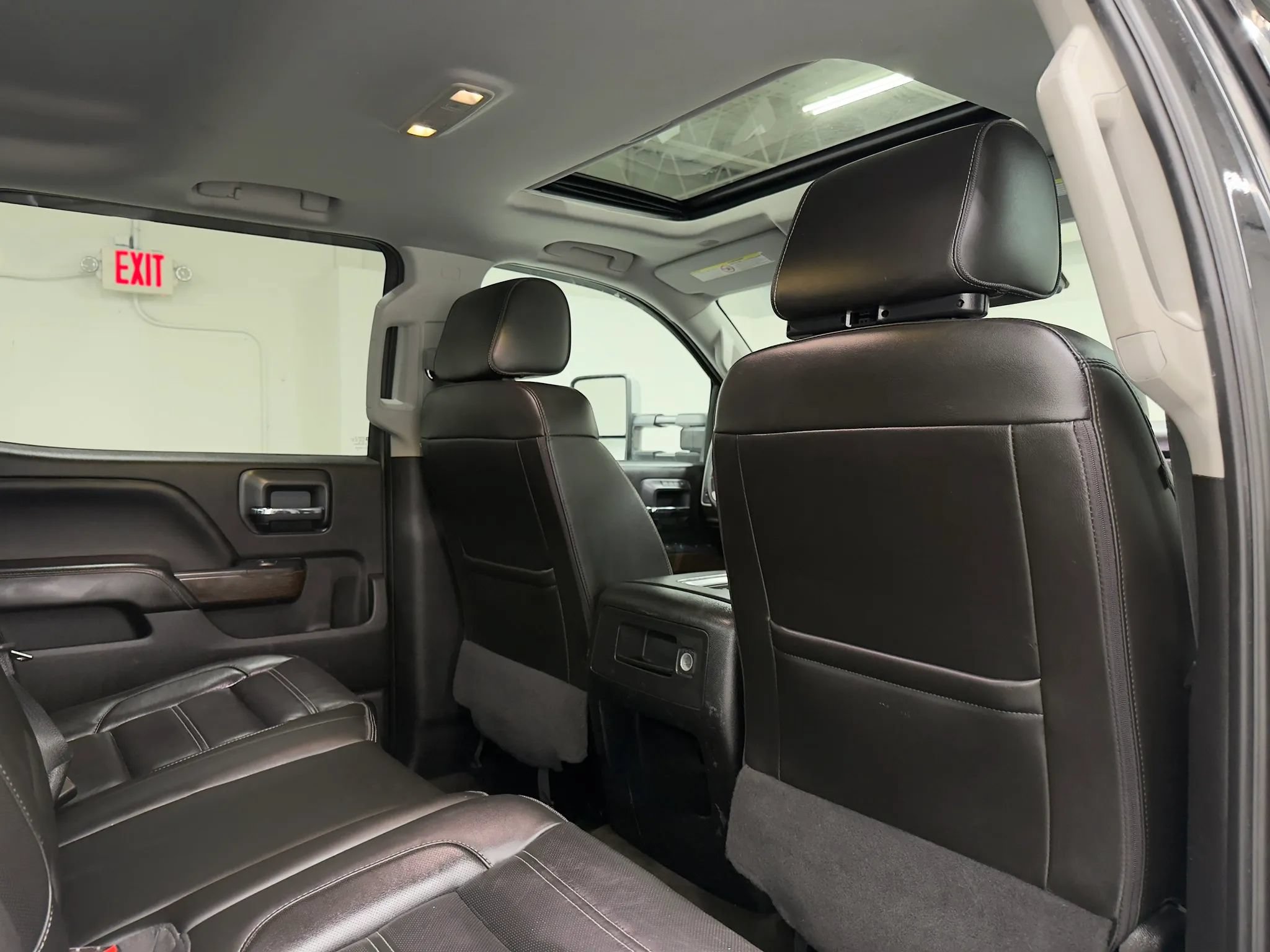 Used 2018 GMC Sierra 2500 Denali w/ Duramax Plus Package AWD/4WD image 64