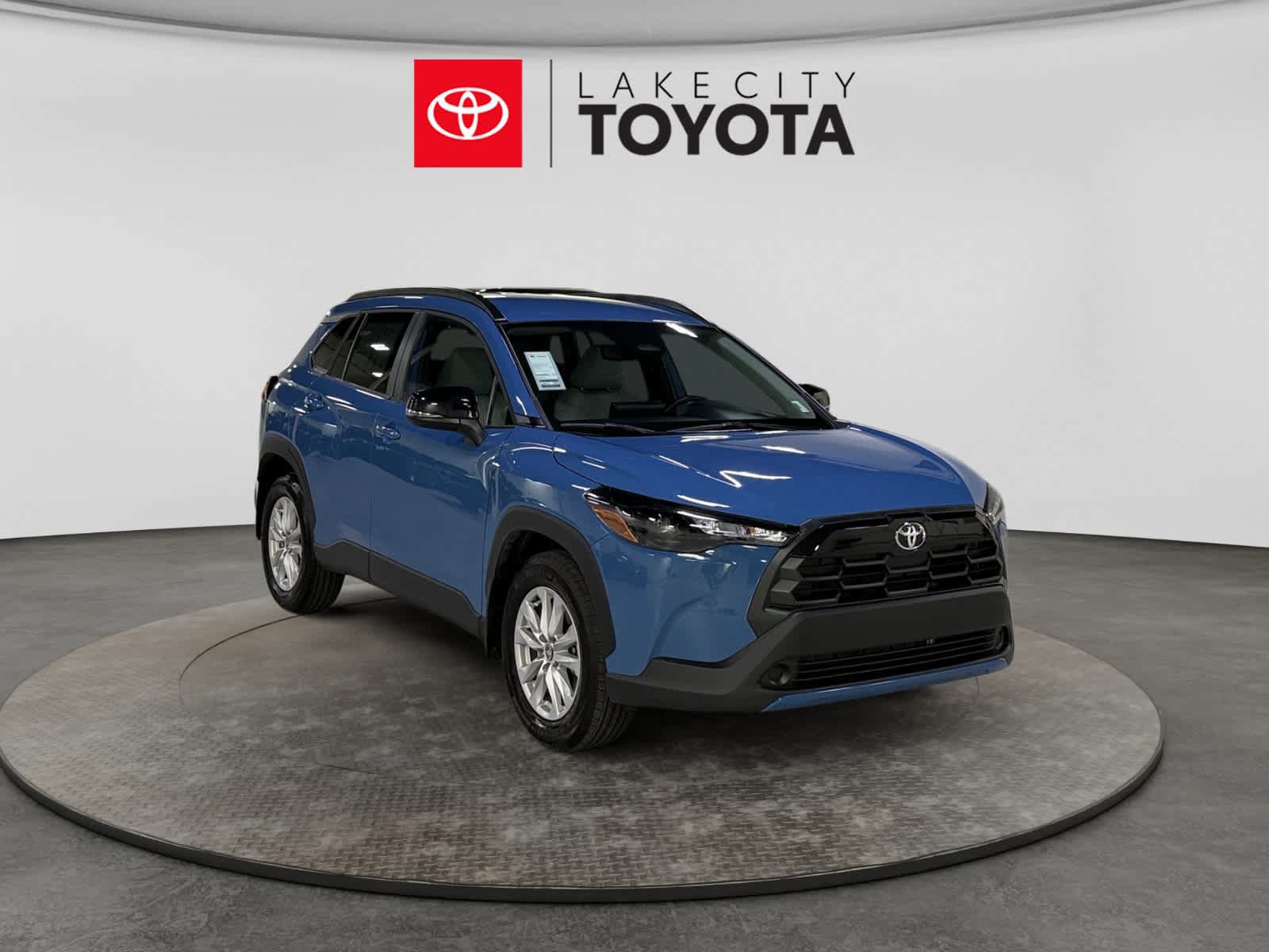 Used 2026 Toyota Corolla Cross LE FWD image 13