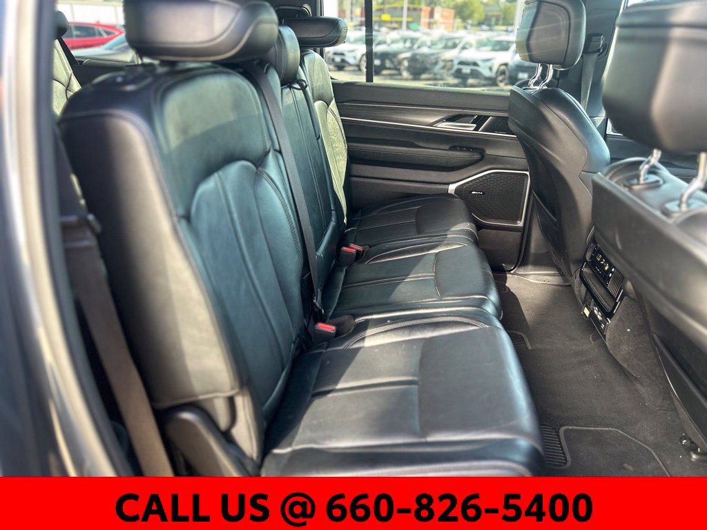 Used 2024 Jeep Wagoneer L Series II w/ Flexible Seating Group AWD/4WD image 8