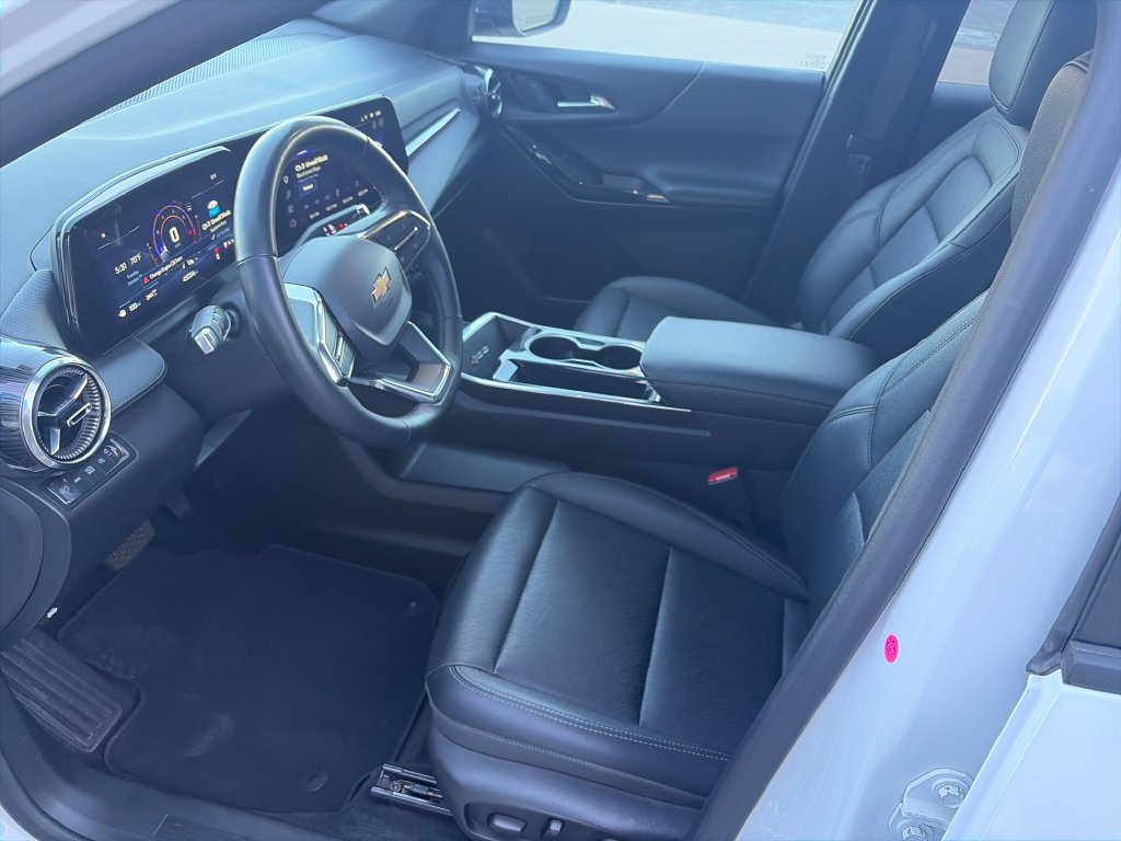 Used 2025 Chevrolet Equinox LT w/ Convenience Package II AWD/4WD image 9