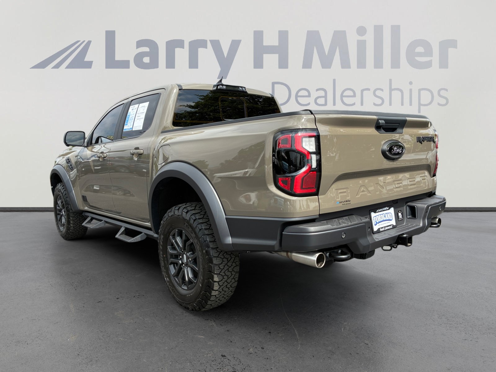 Certified 2025 Ford Ranger Raptor AWD/4WD image 3