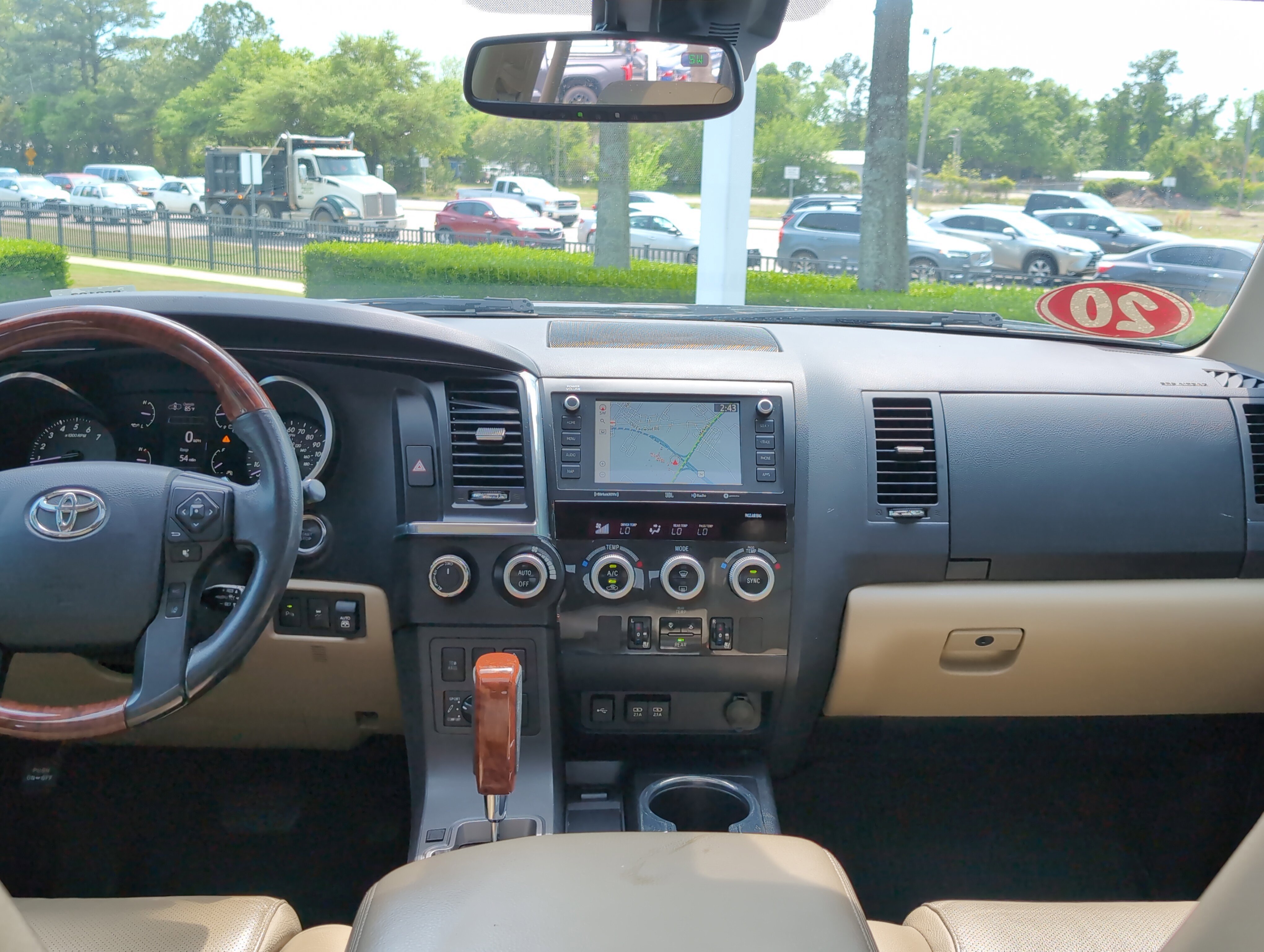 Used 2020 Toyota Sequoia Platinum AWD/4WD image 30