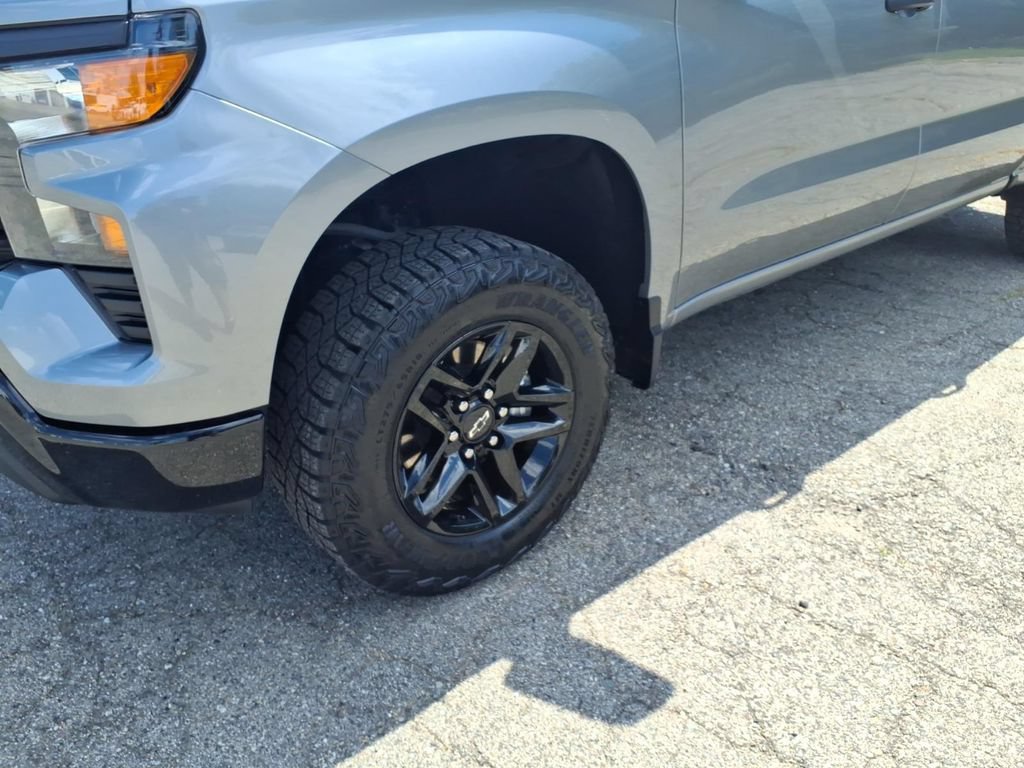 Used 2024 Chevrolet Silverado 1500 Custom Trail Boss AWD/4WD image 4