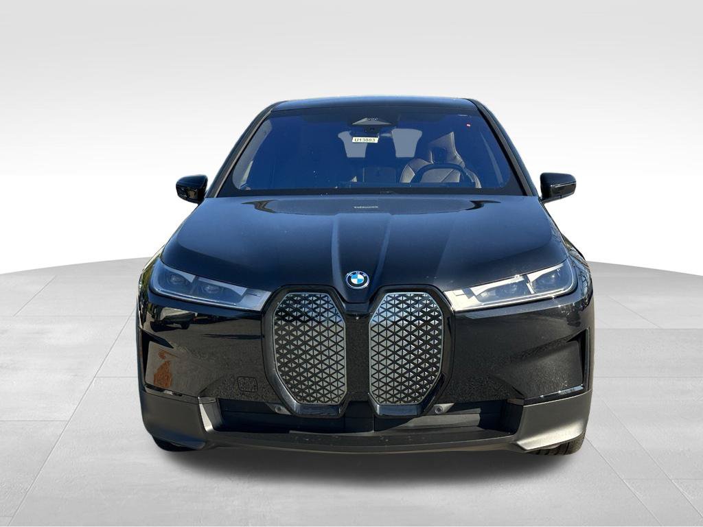 Used 2024 BMW iX xDrive50 w/ Premium Package AWD/4WD image 4