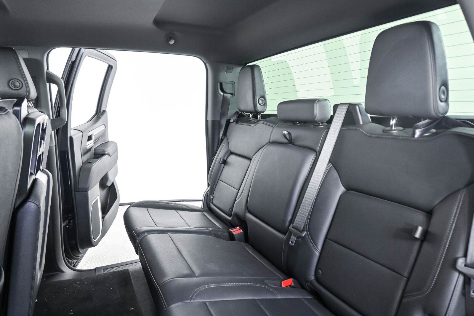 Used 2025 GMC Sierra 1500 SLT RWD image 18