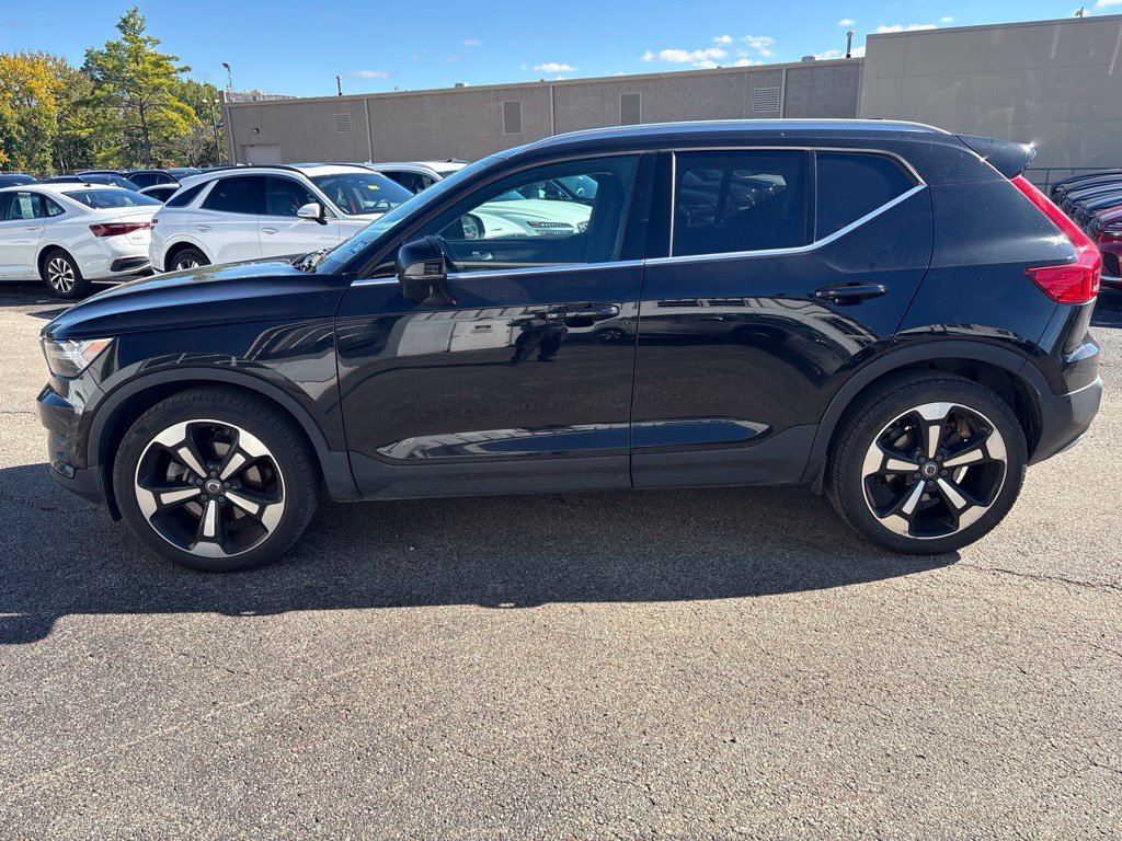 Used 2019 Volvo XC40 T5 Inscription AWD/4WD image 2