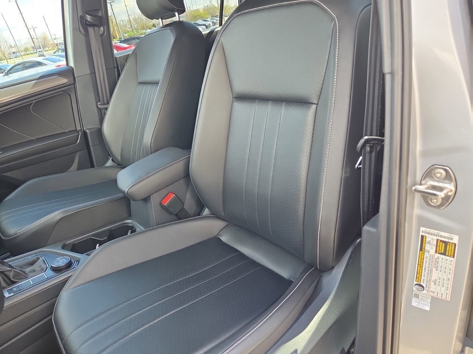 Certified 2022 Volkswagen Tiguan SE R-Line AWD/4WD image 17