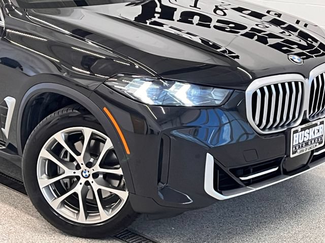 Used 2024 BMW X5 xDrive40i w/ Parking Assistance Package AWD/4WD image 36
