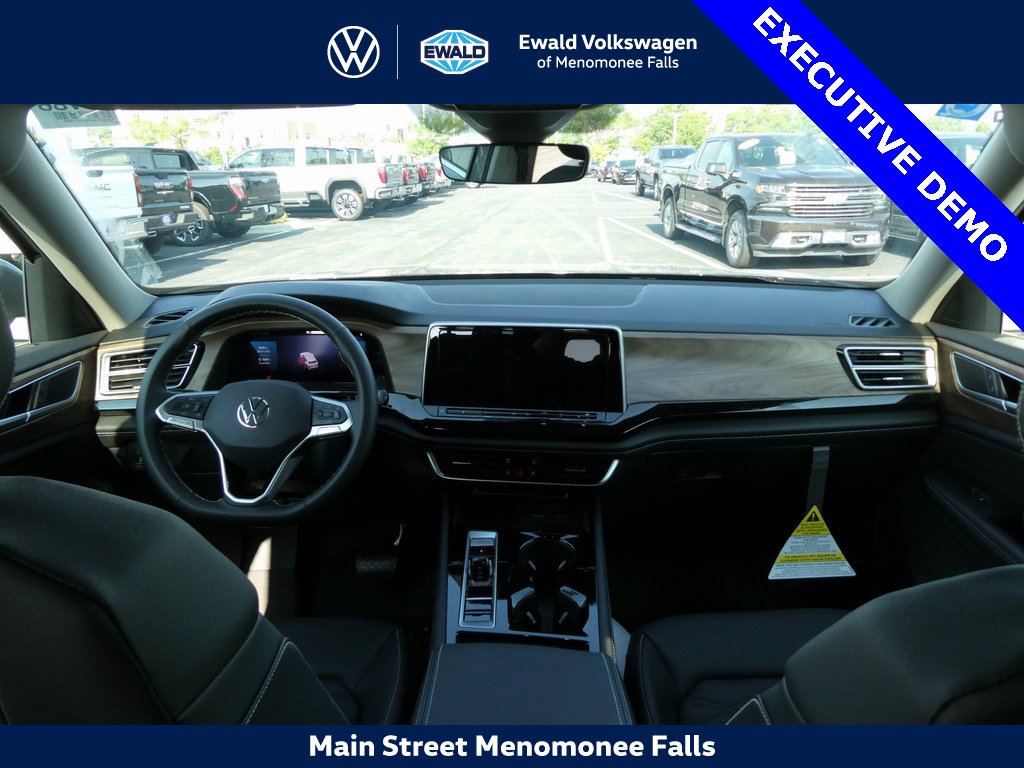 Certified 2025 Volkswagen Atlas SE image 35