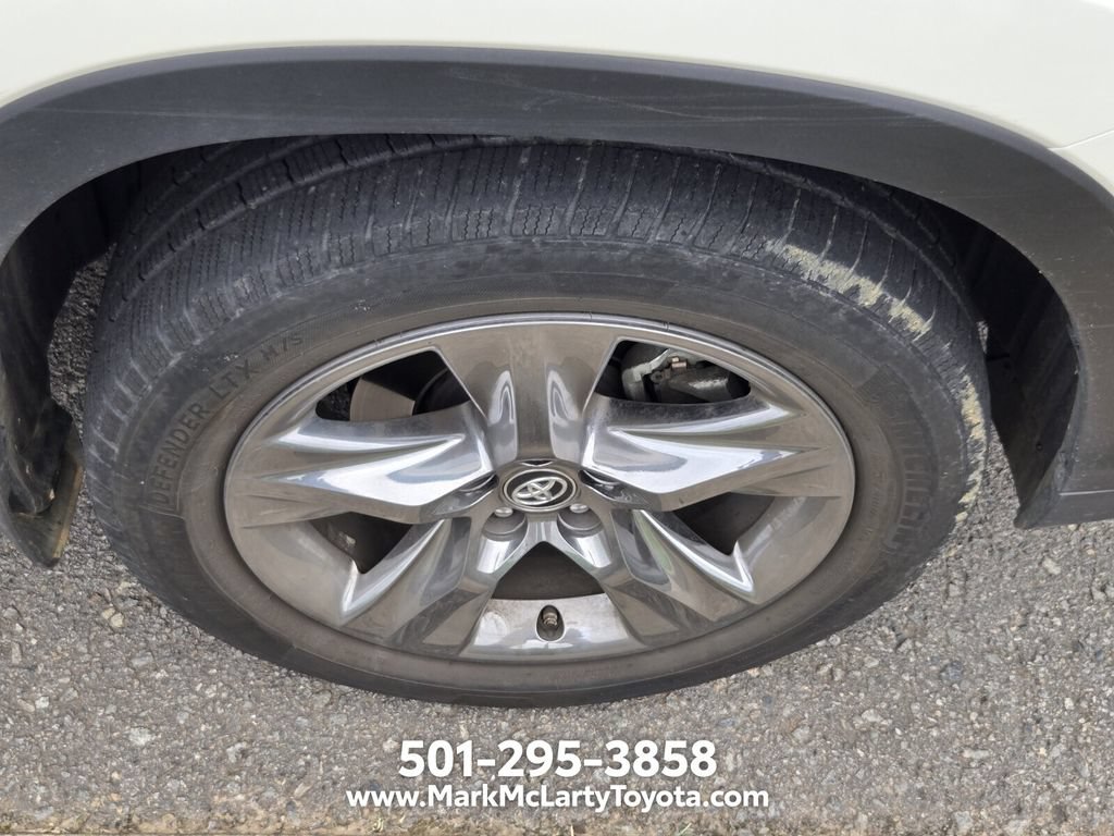 Used 2019 Toyota Highlander Limited Platinum AWD/4WD image 11