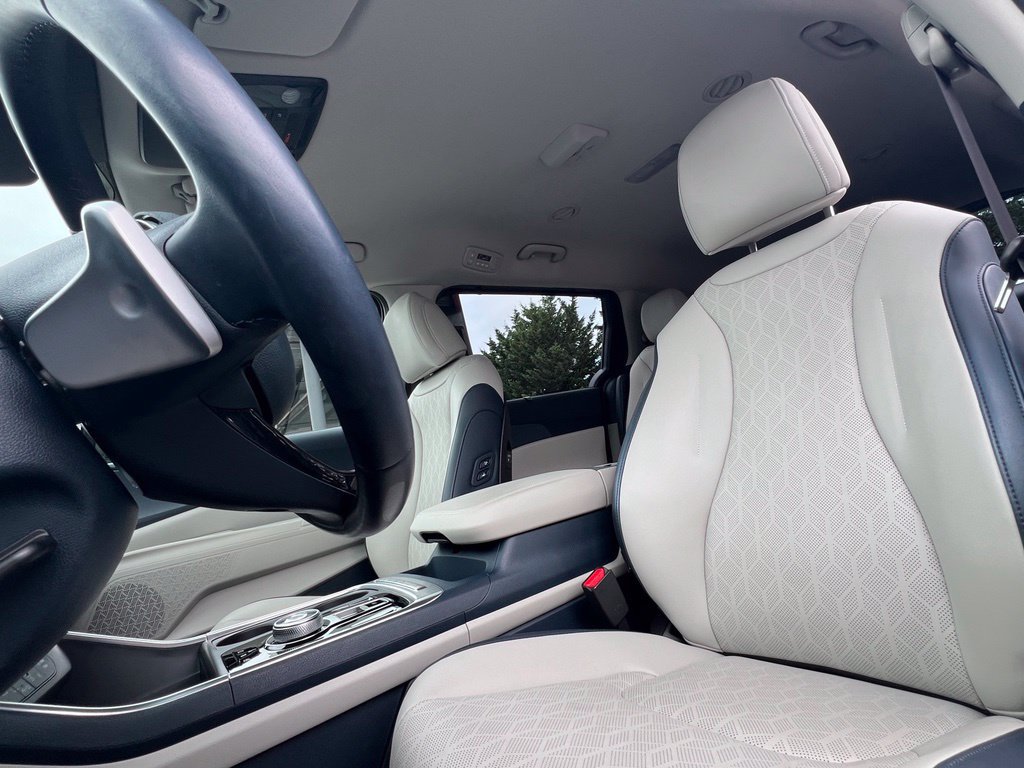 Certified 2026 Kia Carnival EX FWD image 13