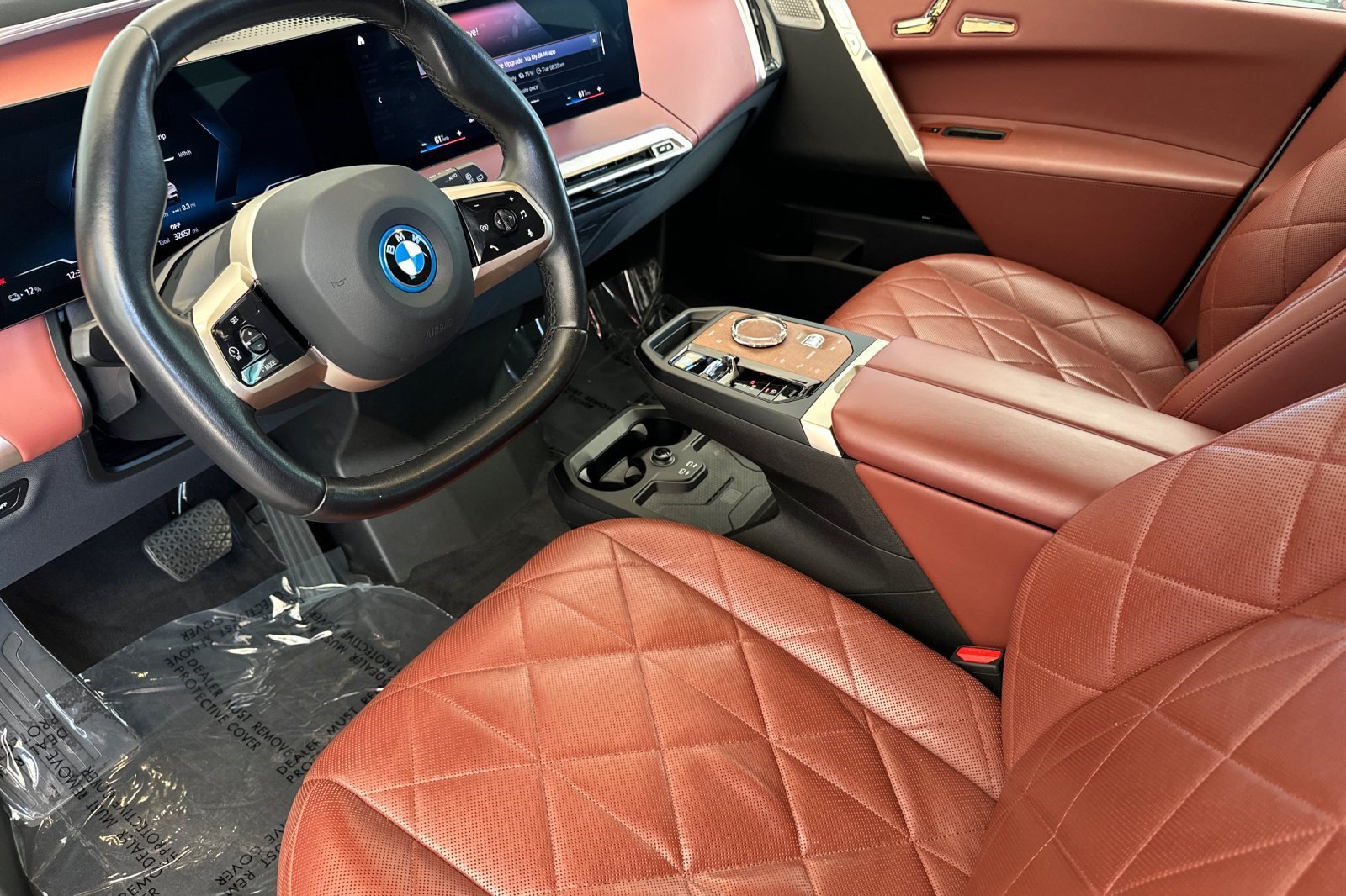 Certified 2023 BMW iX M60 w/ Executive Package AWD/4WD image 4