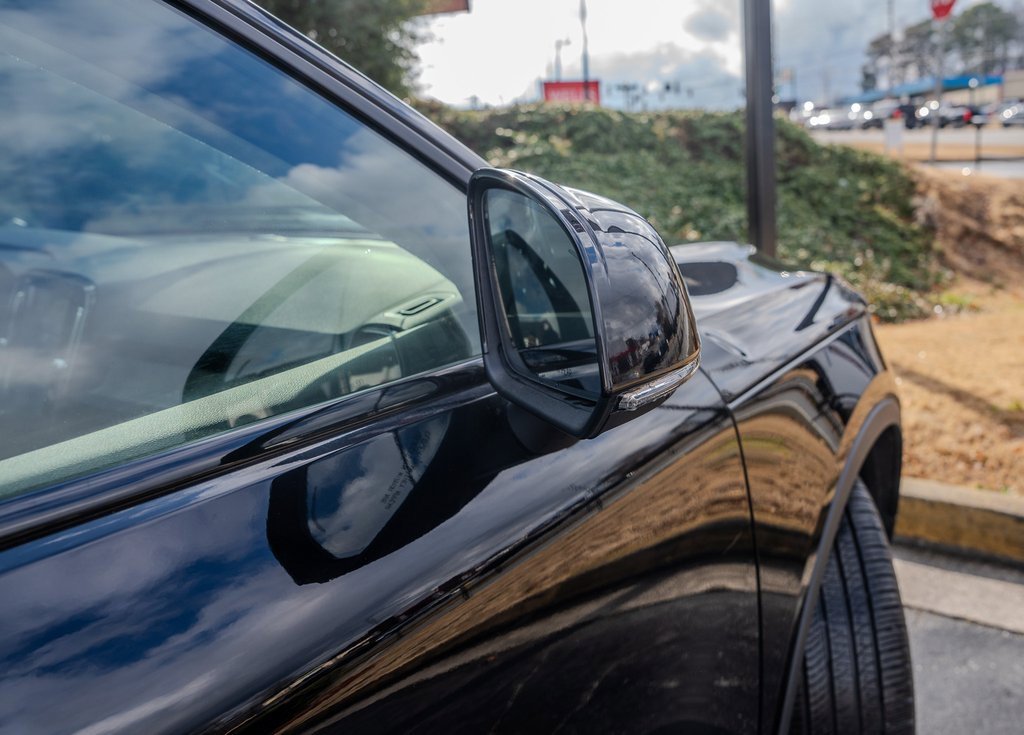 Used 2025 Volvo XC40 B5 Plus image 29