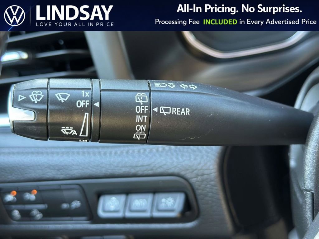 Used 2021 GMC Yukon Denali w/ Advanced Technology Package image 24