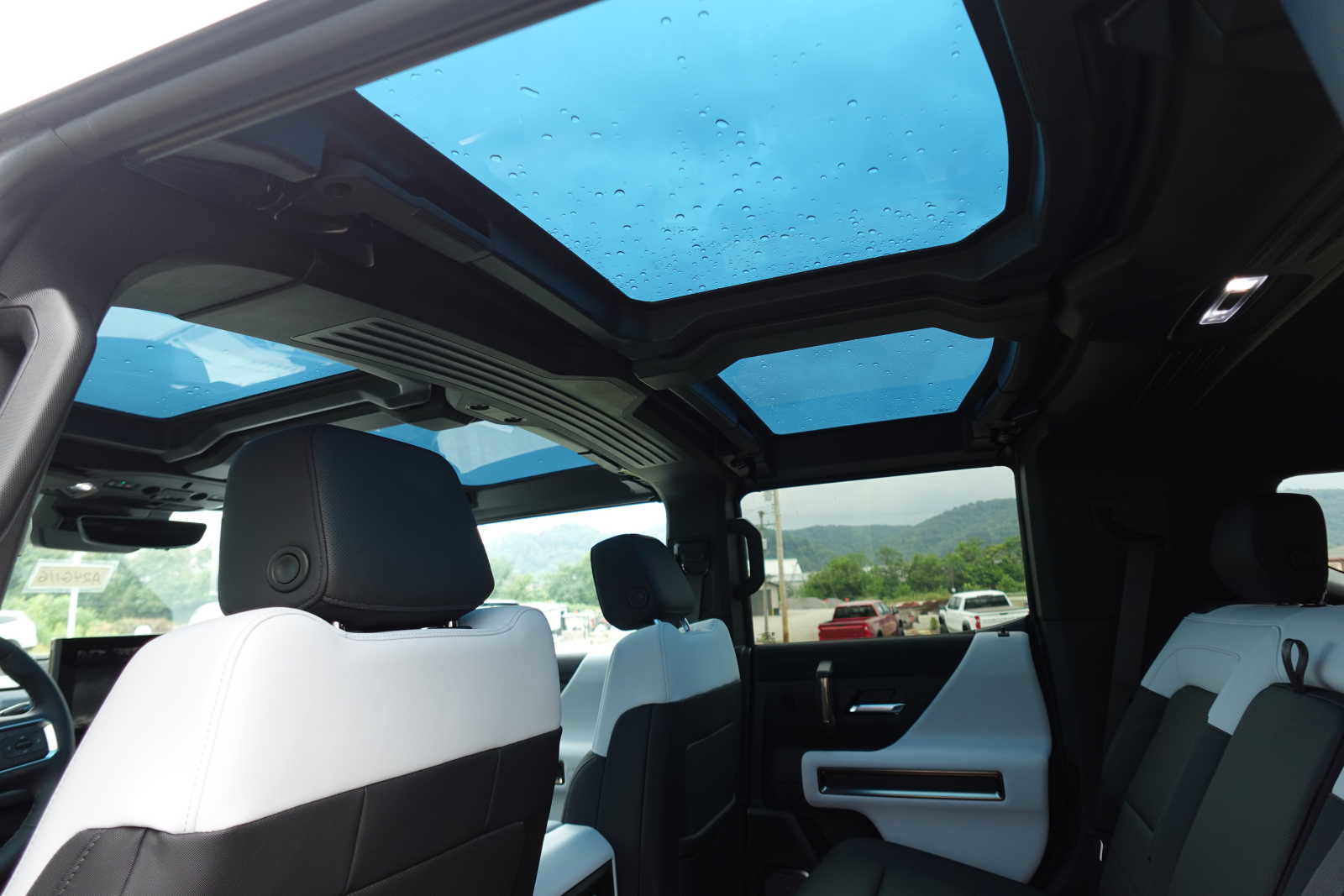 New 2024 GMC Hummer EV 2X w/ Extreme Off-Road Package image 26