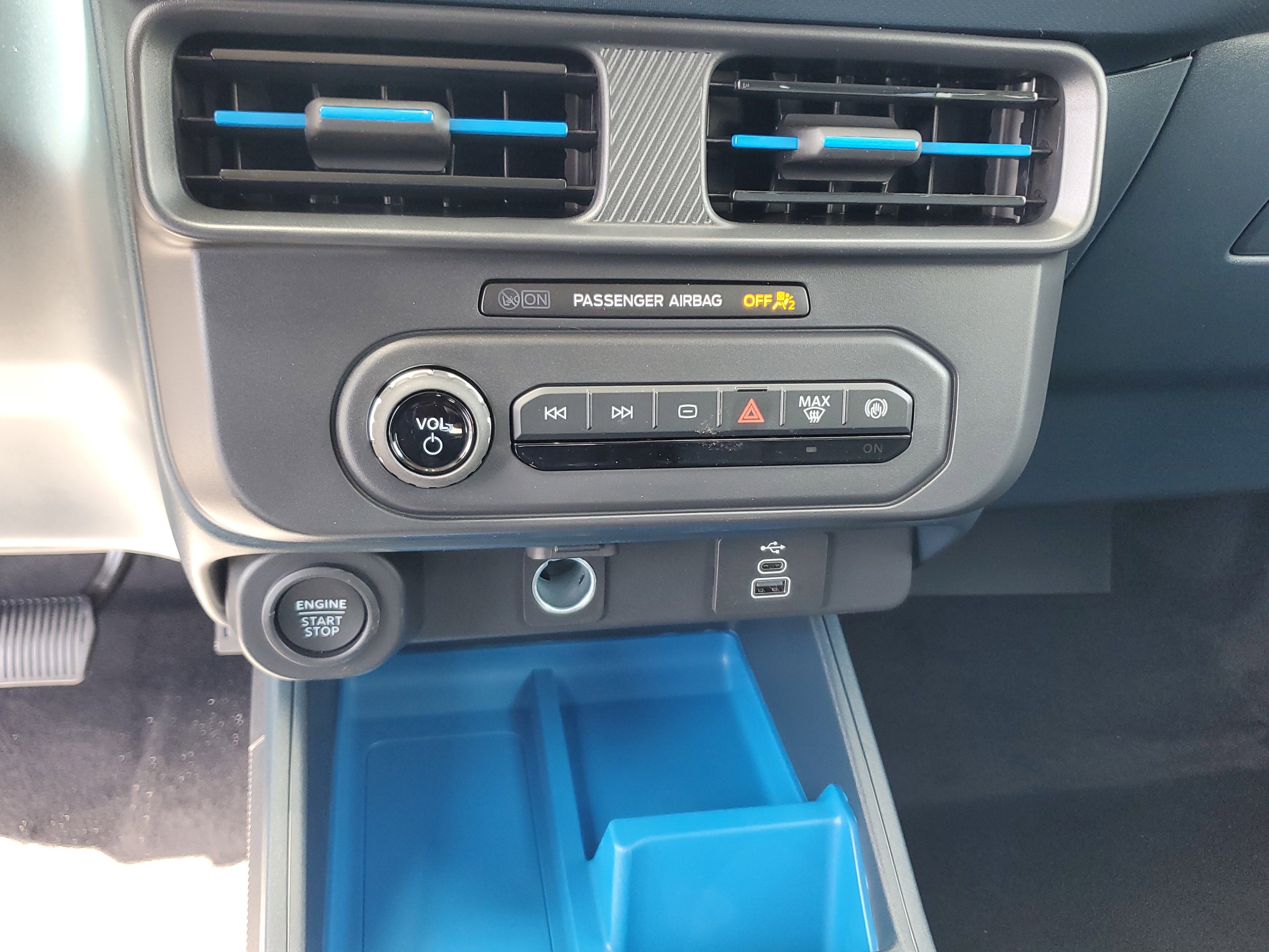 New 2026 Ford Maverick XLT w/ XLT Luxury Package FWD image 18