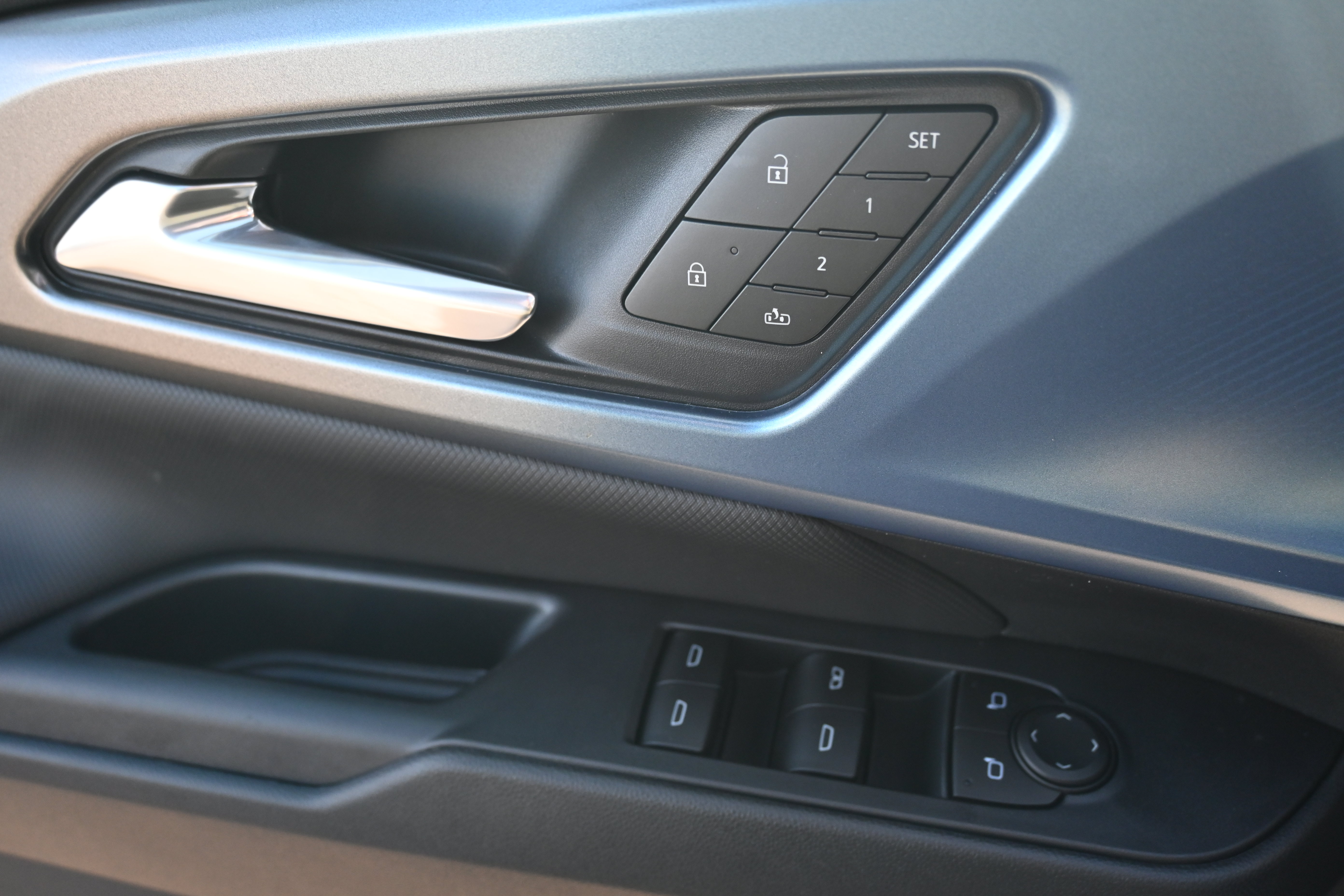 New 2026 Chevrolet Equinox EV LT w/ Convenience Package II FWD image 15