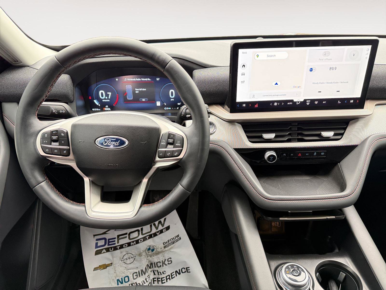 Used 2025 Ford Explorer Active AWD/4WD image 13