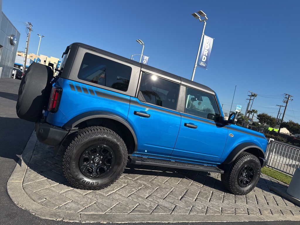 Used 2023 Ford Bronco Wildtrak image 2